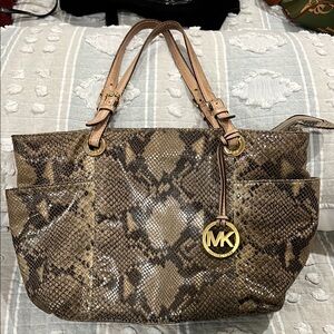 Michael Kors Tan Brown Shoulder Bag with Gold Hardware